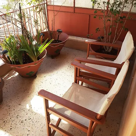 Cosy Penthouse -up To 6 Guests- In The Centre! Апартаменты Салоники